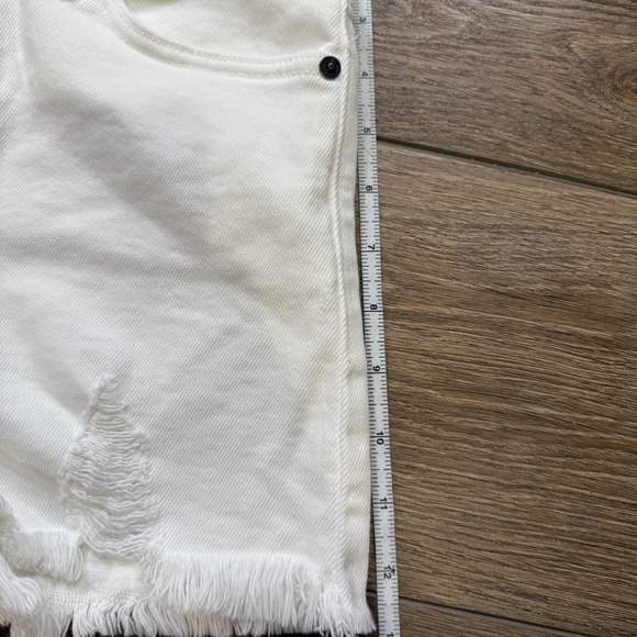 KanCan Women's Everything's Alright High-Rise Mom Shorts, White, Distressed, S - Picture 10 of 12